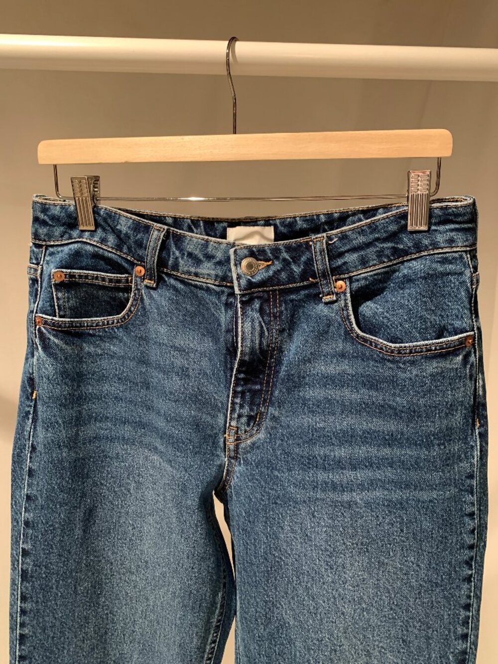 H&M Medium Wash Blue Jeans - Size 8 - 99% Cotton